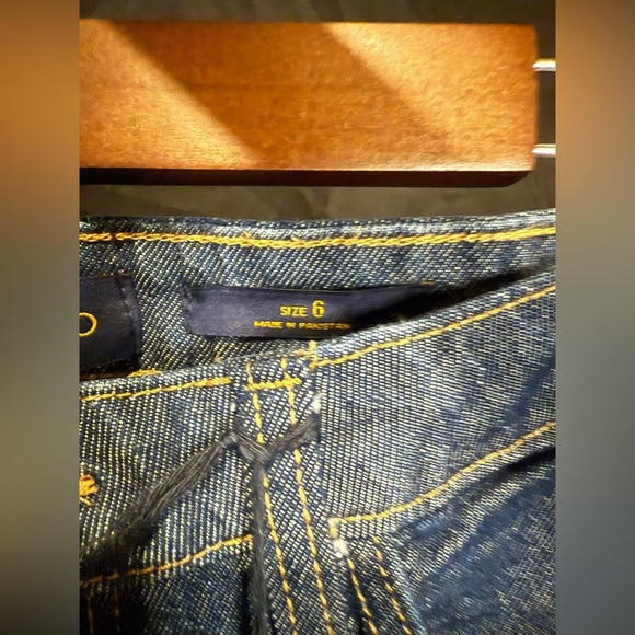 Piombo Women’s Dark Wash, size 6, Blue Denim Women's Jeans, 26” inseam - Picture 3 of 4